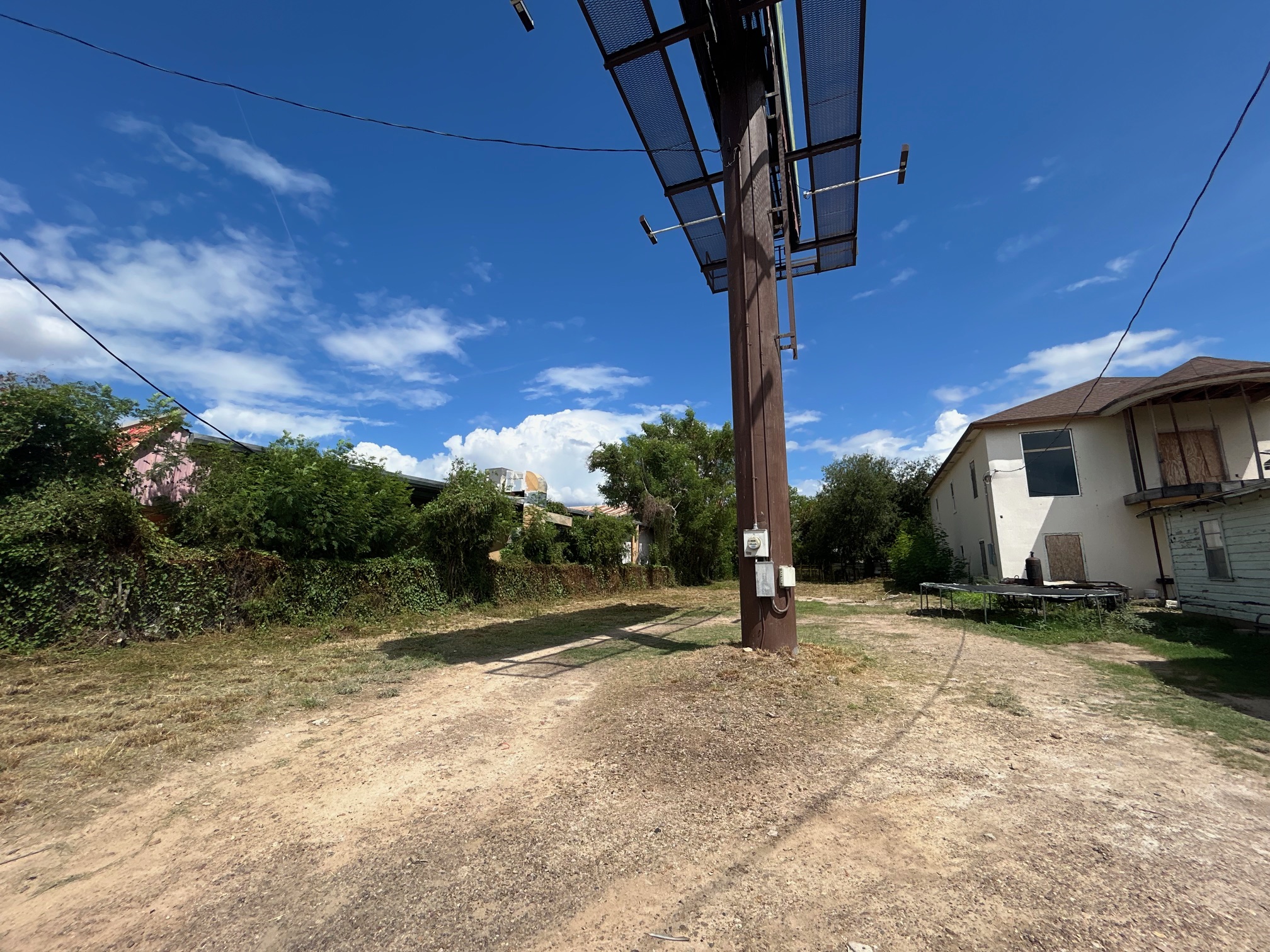1311 Zapata Hwy