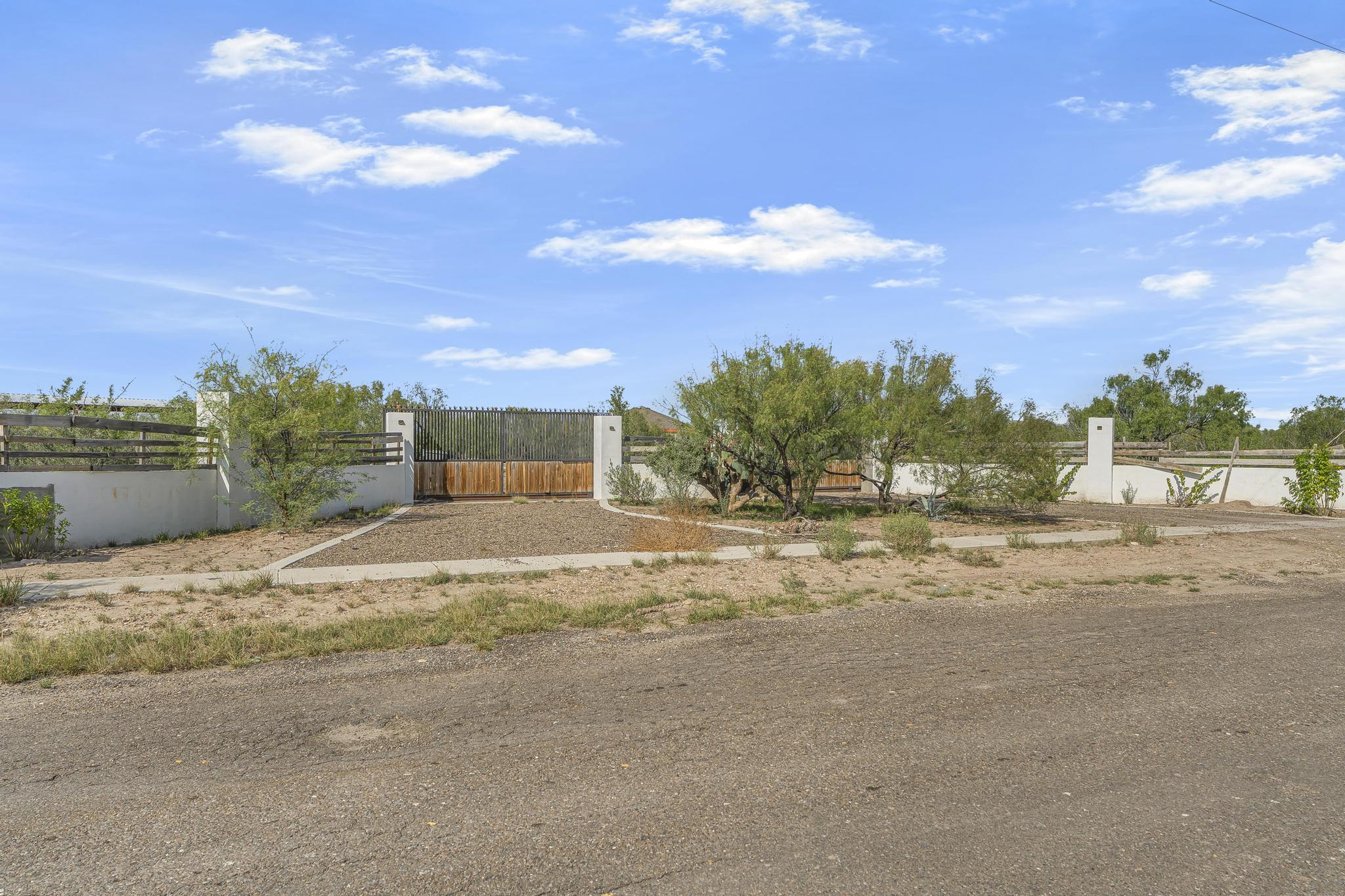 600 E Ranch Rd 7150G