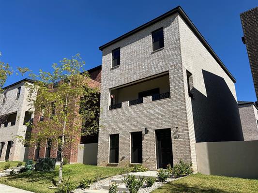 210 Veracruz Dr. Unit #203