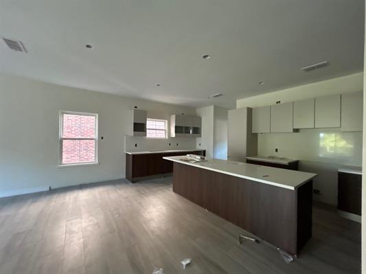 20254897 Eb300b1b 7eb7 4bce Bcd2 18985bbade51