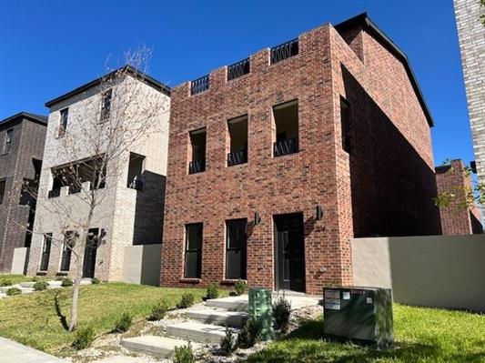 210 Veracruz Dr. Unit #204